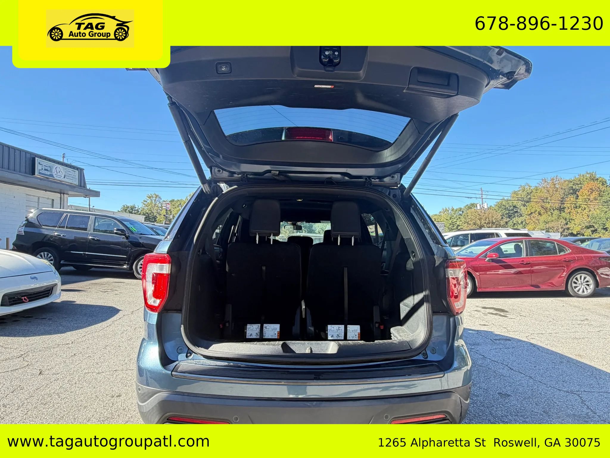 Used 2019 Ford Explorer XLT w/ Equipment Group 202A AWD/4WD image 6