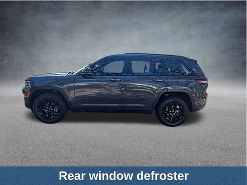 Used 2024 Jeep Grand Cherokee Altitude image 13