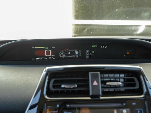 Used 2017 Toyota Prius Four image 19