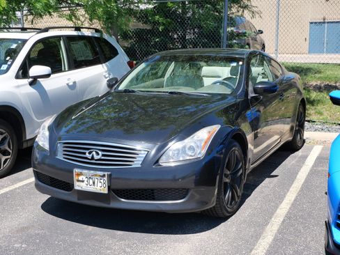 Used 2010 INFINITI G37 x Coupe w/ Premium Pkg AWD/4WD image 3