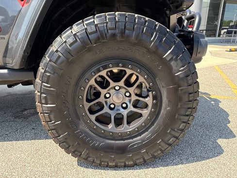 Used 2023 Jeep Wrangler Unlimited Rubicon AWD/4WD image 42