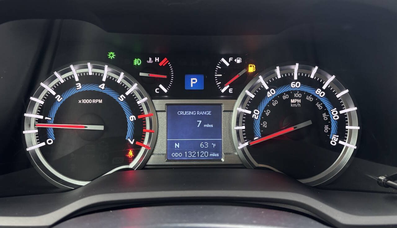 Used 2016 Toyota 4Runner SR5 AWD/4WD image 23