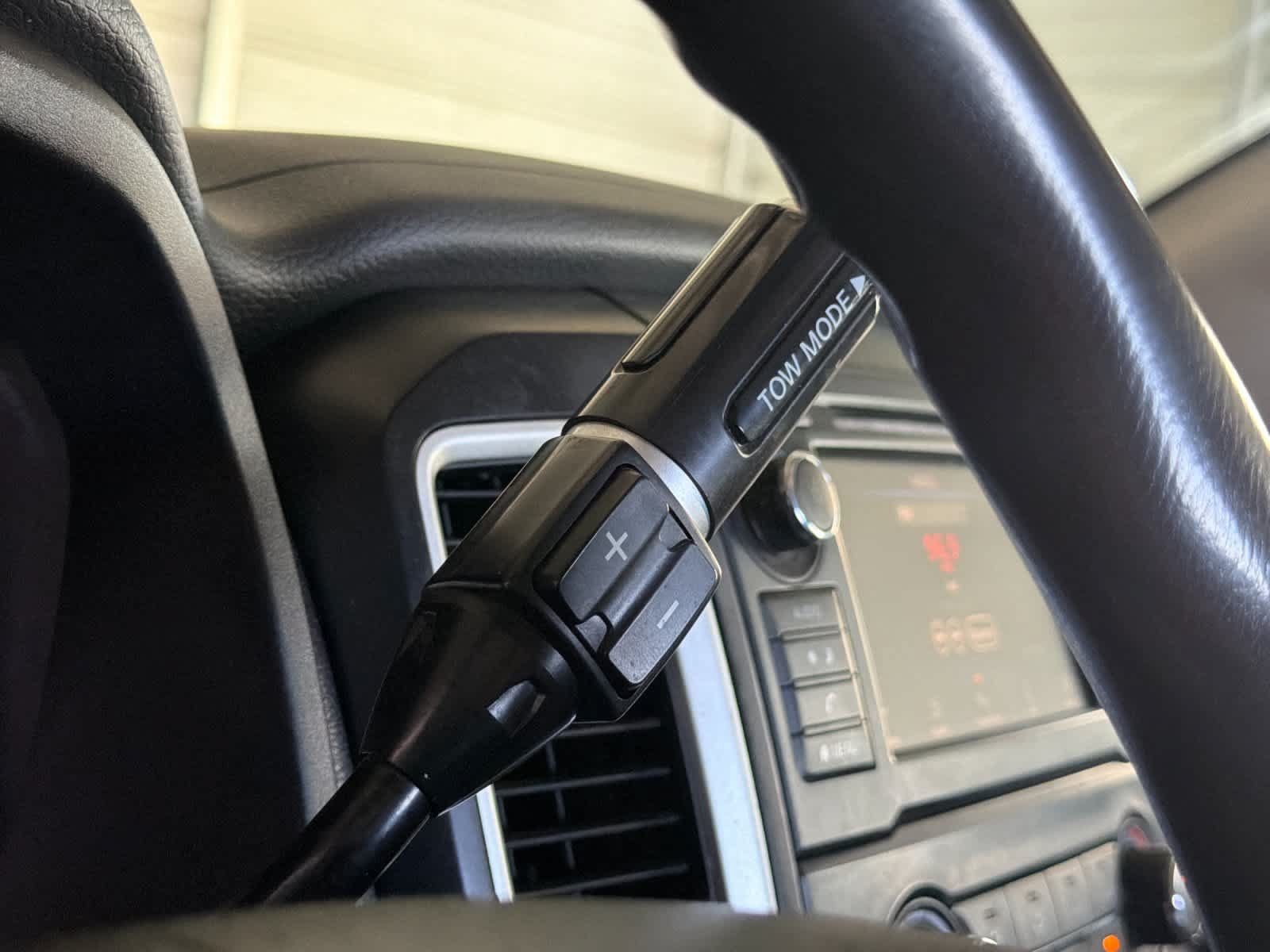Used 2019 Nissan Titan S AWD/4WD image 21