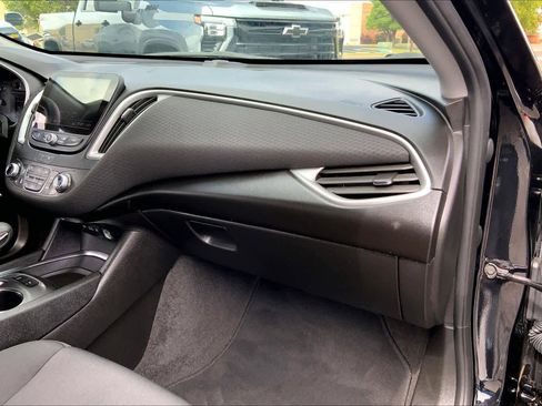 Used 2024 Chevrolet Malibu LT image 19