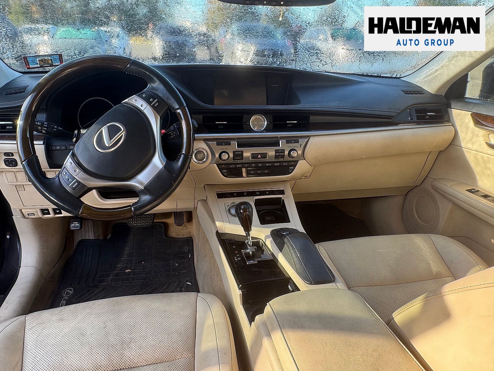 Used 2014 Lexus ES 350 w/ Luxury Package FWD image 6