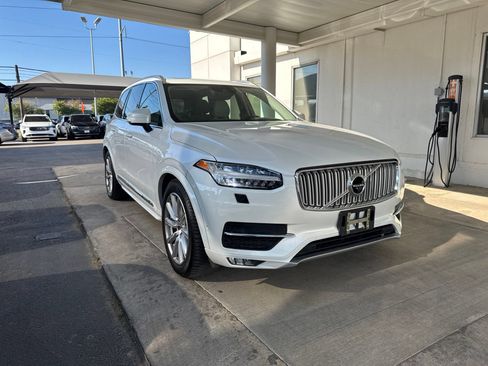 Used 2017 Volvo XC90 T6 Inscription w/ Vision Package AWD/4WD image 3