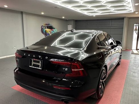 Used 2020 Volvo S60 T5 Momentum w/ Protection Package Premier FWD image 6