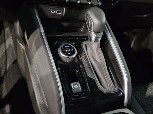 Used 2025 Chevrolet Colorado Z71 image 33