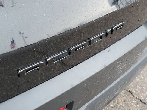 Certified 2021 GMC Acadia SLE w/ Driver Convenience Package image 39