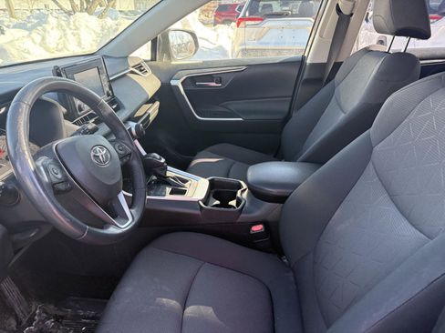 Used 2019 Toyota RAV4 XLE w/ Convenience Package image 10