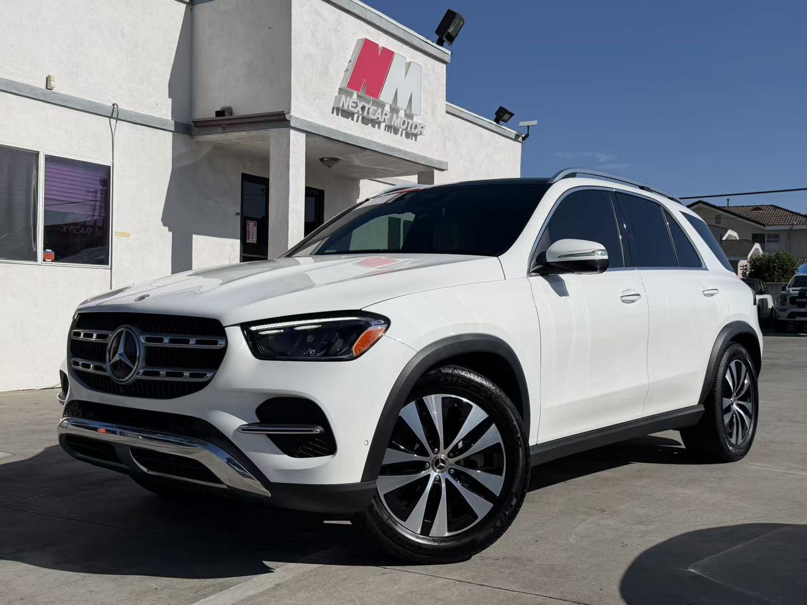 Used 2025 Mercedes-Benz GLE 450 4MATIC image 1