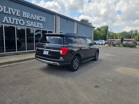 Used 2024 Ford Expedition XLT RWD image 8