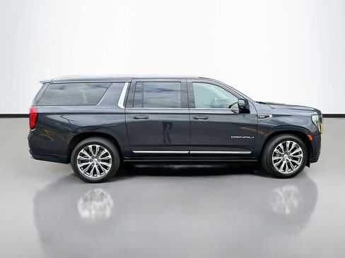 Used 2024 GMC Yukon XL Denali w/ Denali Reserve Package AWD/4WD image 8