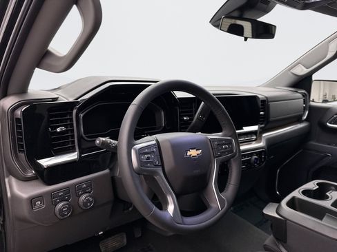Used 2025 Chevrolet Silverado 1500 LT image 10