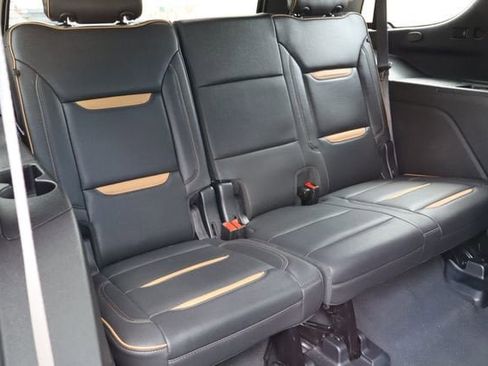 Used 2023 GMC Yukon AT4 w/ Technology Package AWD/4WD image 20