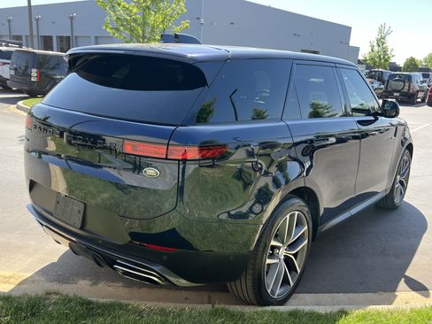 Used 2023 Land Rover Range Rover Sport SE AWD/4WD image 7