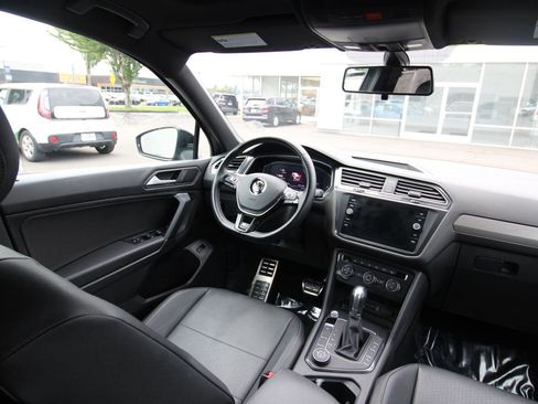 Used 2019 Volkswagen Tiguan SEL Premium R-Line AWD/4WD image 25