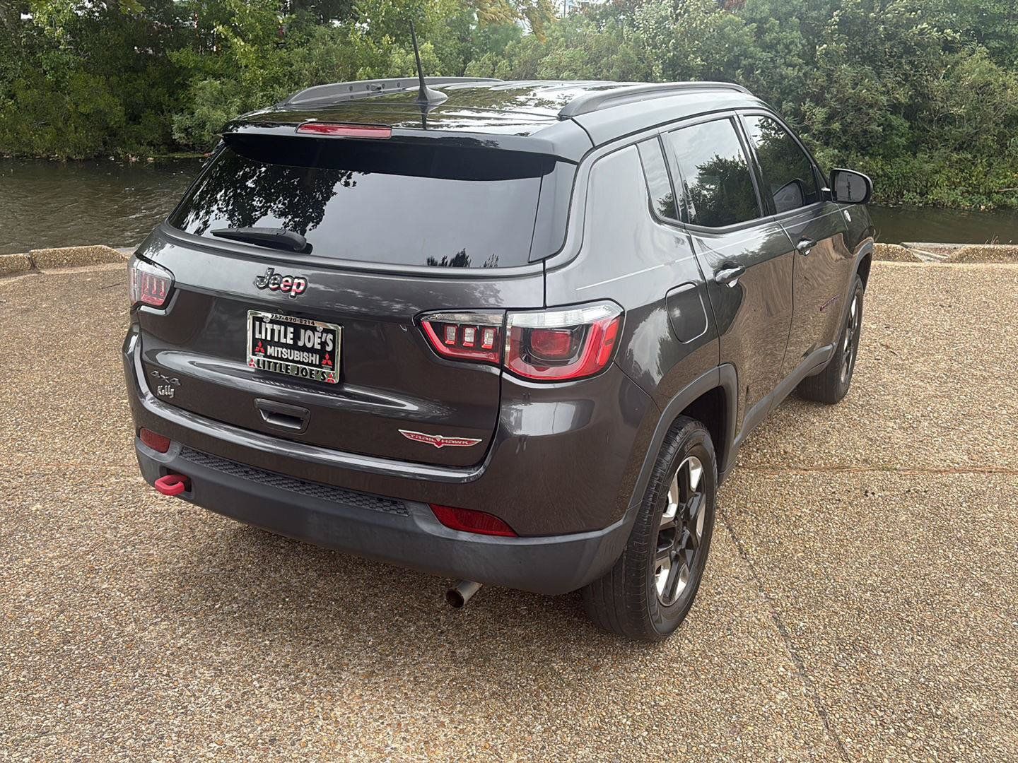 Used 2017 Jeep Compass Trailhawk w/ Popular Equipment Group AWD/4WD image 5