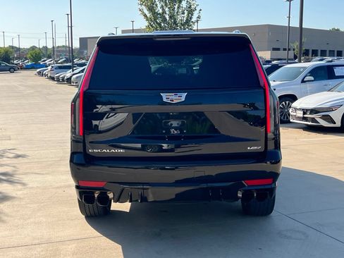 Used 2023 Cadillac Escalade V AWD/4WD image 9