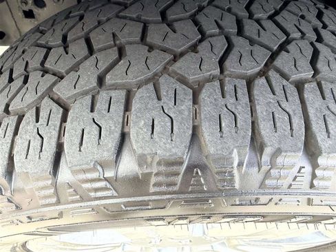 Used 2014 Ford F150 Platinum image 13