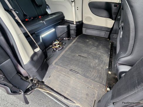 Used 2022 Chrysler Pacifica Touring-L FWD image 58