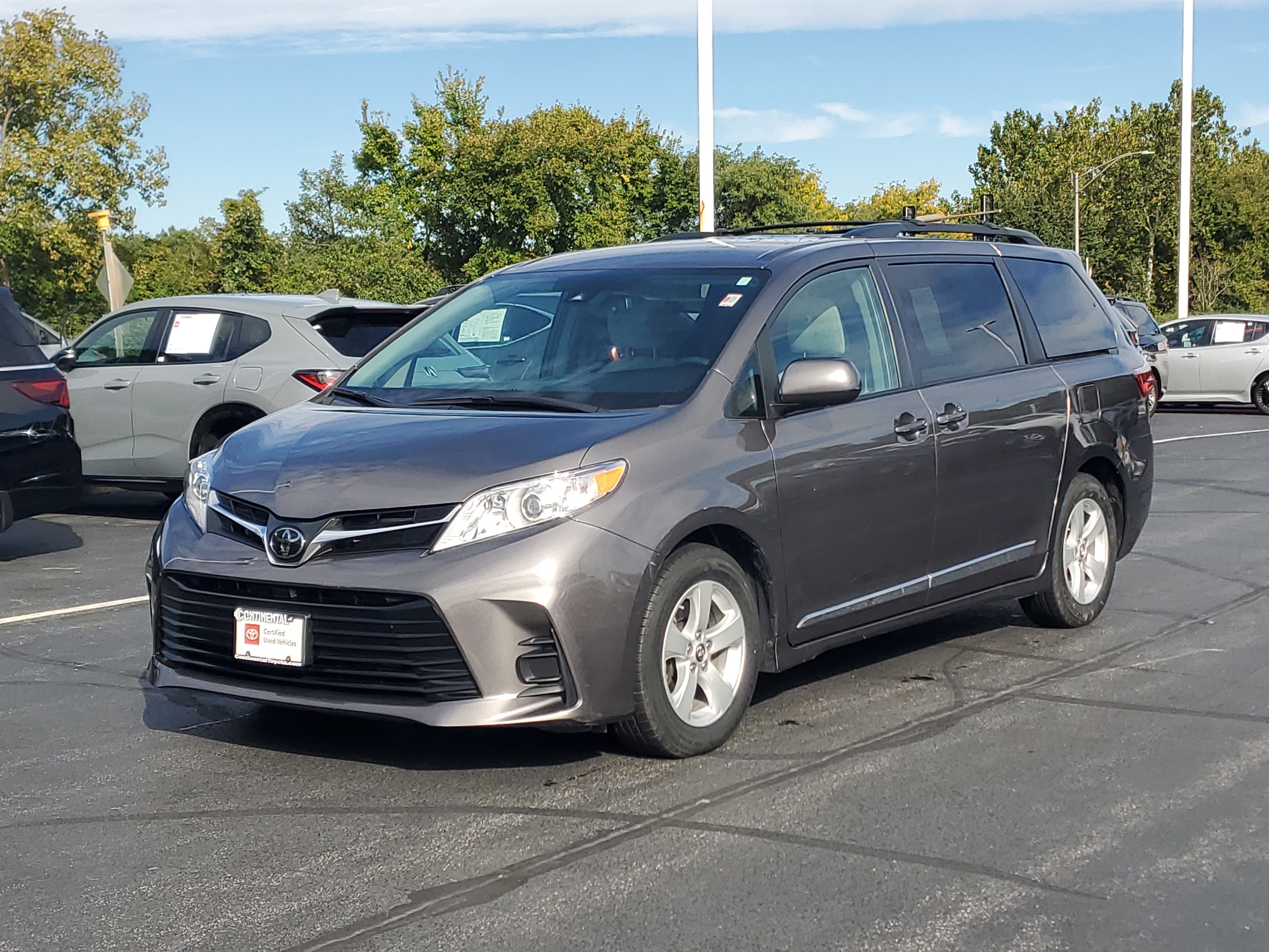 Certified 2019 Toyota Sienna LE FWD image 3
