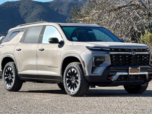 New 2026 Chevrolet Traverse Z71 w/ Enhanced Driving Package image 2