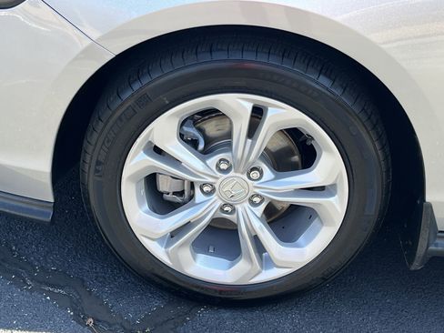 Certified 2025 Honda Accord LX image 27