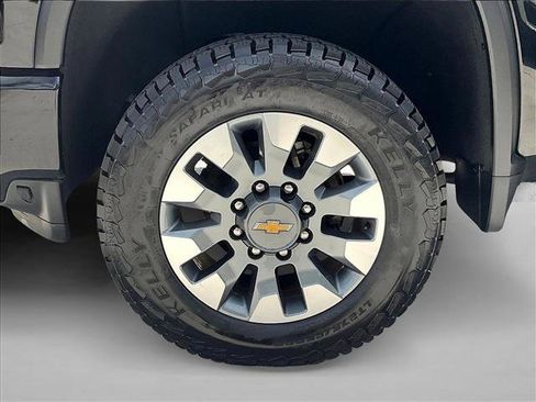 Used 2023 Chevrolet Silverado 2500 Custom w/ Custom Value Package AWD/4WD image 8