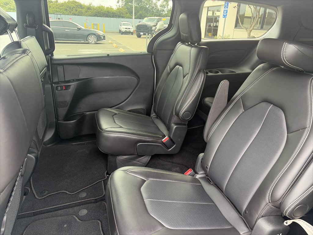 Used 2026 Chrysler Pacifica Select AWD/4WD image 12