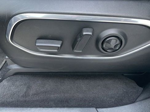 Used 2024 Jeep Wagoneer L Series II w/ Premium Group I image 12