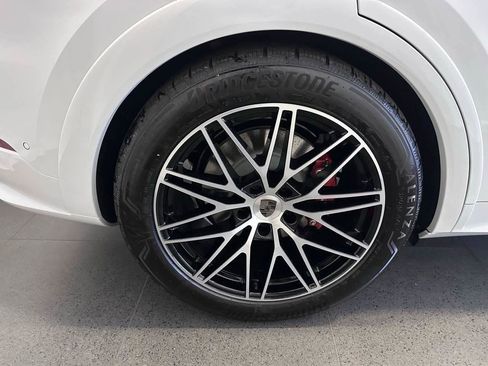 New 2025 Porsche Cayenne Turbo image 85