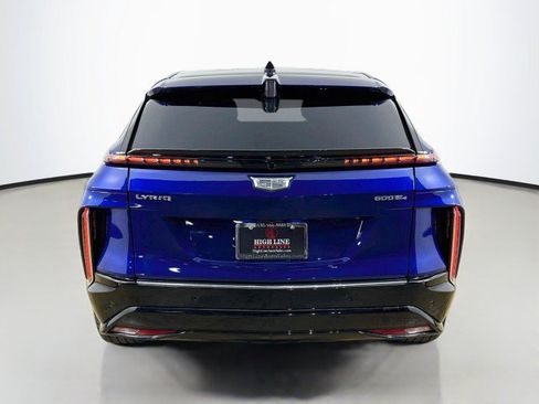 Used 2024 Cadillac Lyriq Luxury AWD/4WD image 6