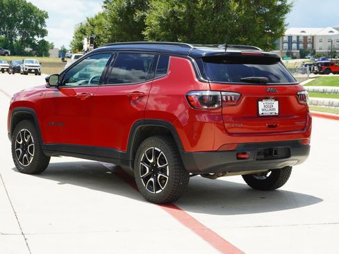 Used 2024 Jeep Compass Trailhawk w/ Trailer Tow Group AWD/4WD image 3