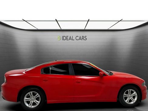 Used 2022 Dodge Charger SXT RWD image 4