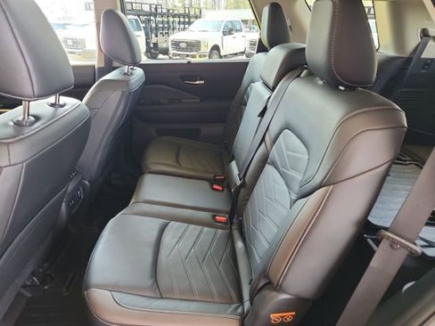 Used 2023 Nissan Pathfinder Platinum w/ Cargo Package image 21