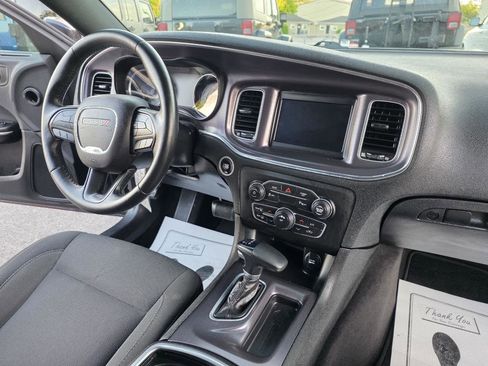 Used 2018 Dodge Charger SXT RWD image 26