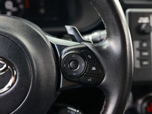 Used 2022 Toyota GR86 Premium RWD image 30