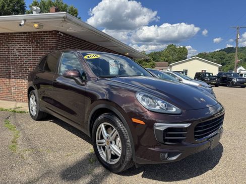 Used 2016 Porsche Cayenne S AWD/4WD image 2