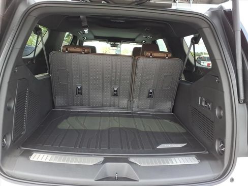 New 2026 Chevrolet Suburban High Country w/ Sun And Tow Package AWD/4WD image 15