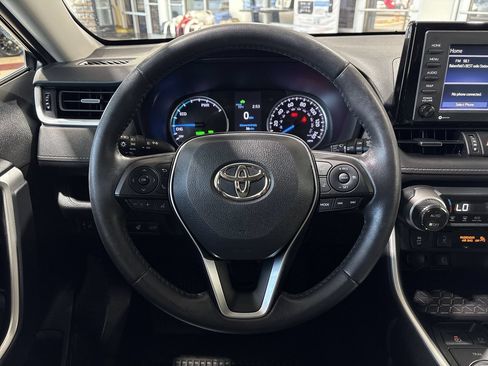 Used 2022 Toyota RAV4 XLE Premium AWD/4WD image 14