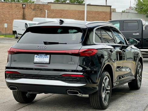 Used 2025 Audi Q5 Premium w/ Convenience Package AWD/4WD image 5