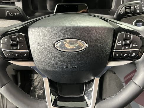 Used 2025 Ford Explorer Platinum w/ LUX Leather Package AWD/4WD image 20