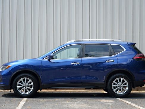 Used 2018 Nissan Rogue SV w/ Premium Package AWD/4WD image 7
