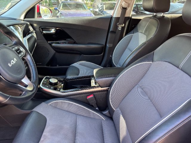 Used 2022 Kia Niro EX FWD image 19