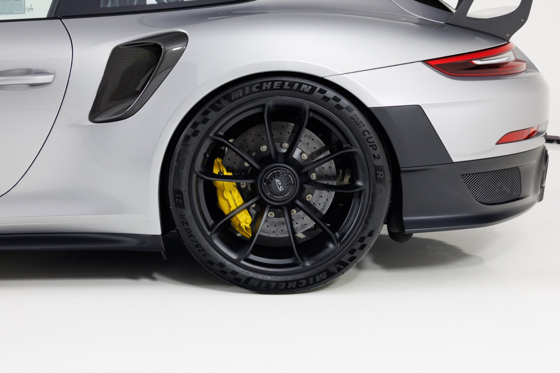 Used 2018 Porsche 911 GT2 RS RWD image 11