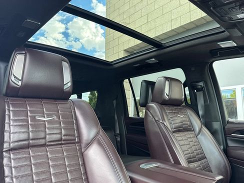 Certified 2022 Cadillac Escalade ESV Sport Platinum AWD/4WD image 21
