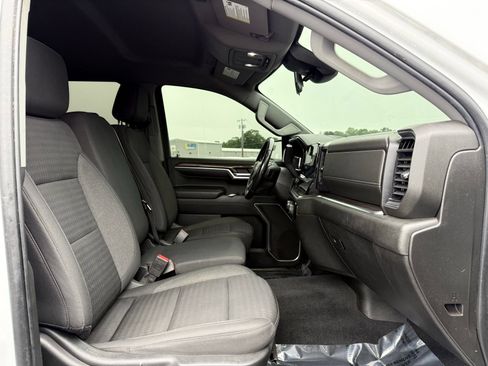 Used 2022 Chevrolet Silverado 1500 LT AWD/4WD image 25
