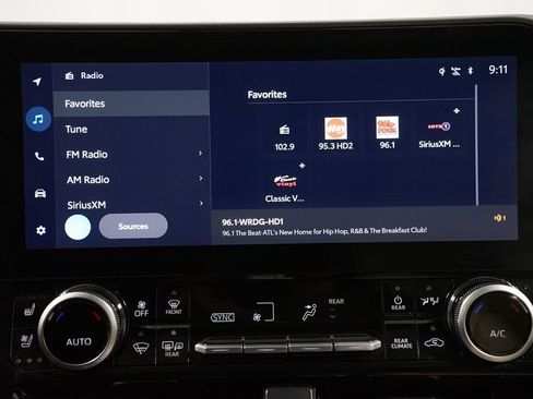 Used 2024 Toyota Highlander Limited image 18