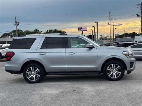 Used 2024 Ford Expedition Limited image 2